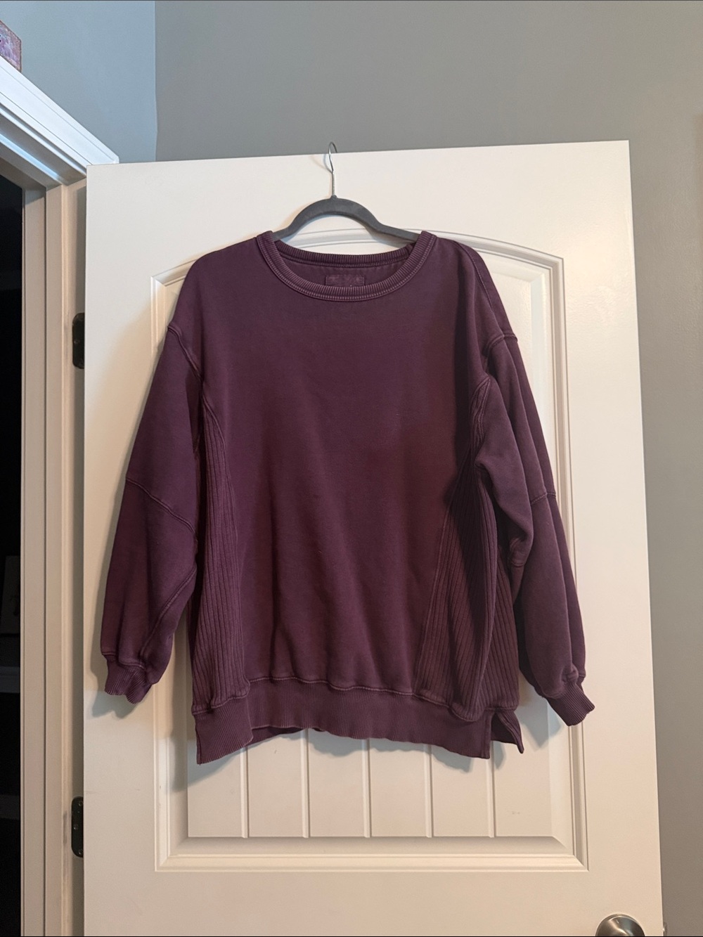 aerie Women's Crewneck Sweatshirt in Plum